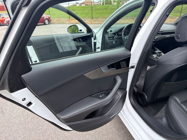 2023 Audi A4 45 S line Premium Plus quattro