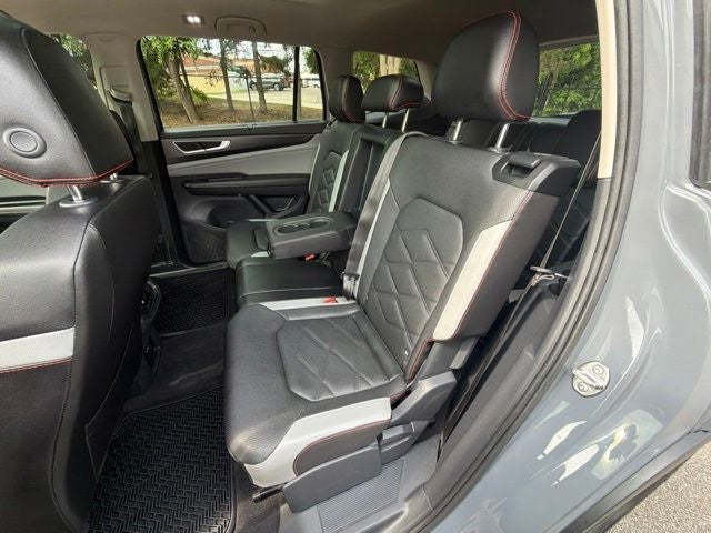 2024 Volkswagen Atlas 2.0T Peak Edition SE w/Technology