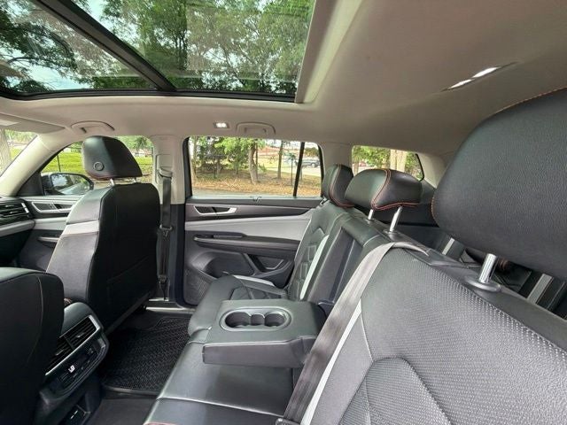 2024 Volkswagen Atlas 2.0T Peak Edition SE w/Technology