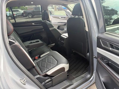 2024 Volkswagen Atlas 2.0T Peak Edition SE w/Technology