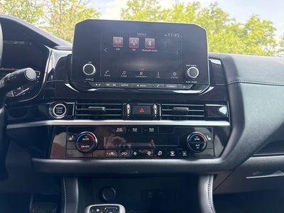 2024 Nissan Pathfinder SV