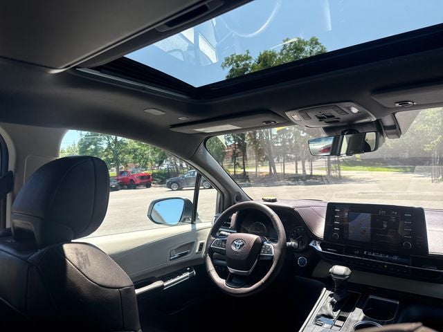 2023 Toyota Sienna Platinum 7 Passenger
