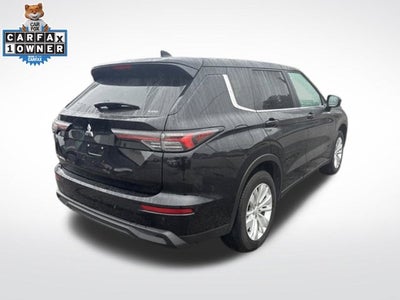 2025 Mitsubishi Outlander ES