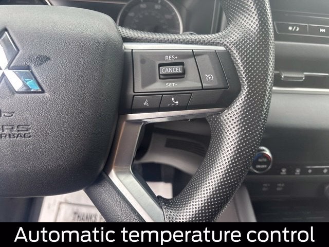 2025 Mitsubishi Outlander ES