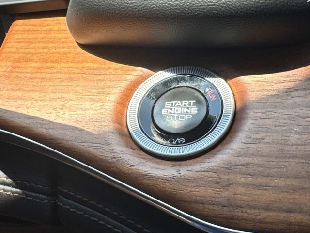 2025 Jeep Grand Cherokee L Summit Reserve 4x4