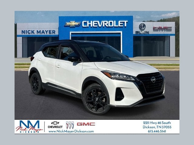 2022 Nissan Kicks SR