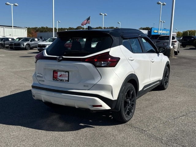2022 Nissan Kicks SR