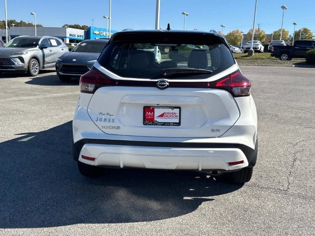 2022 Nissan Kicks SR