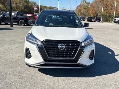 2022 Nissan Kicks SR