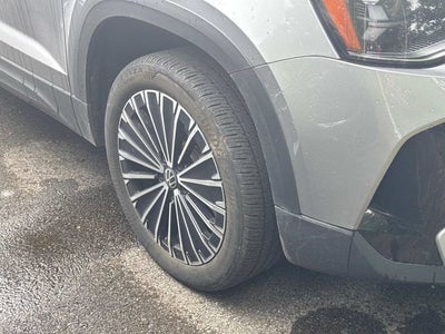2025 Volkswagen Taos SE