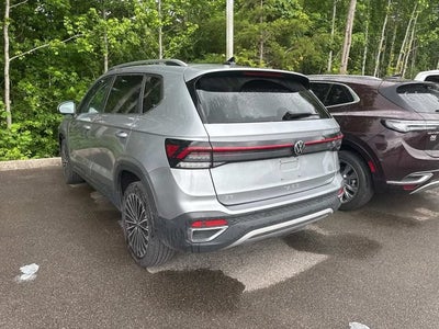 2025 Volkswagen Taos SE