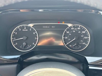 2025 Nissan Pathfinder SV