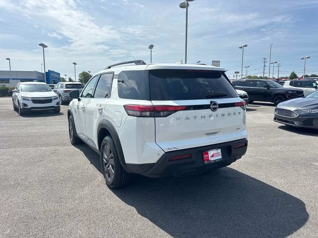 2025 Nissan Pathfinder SV