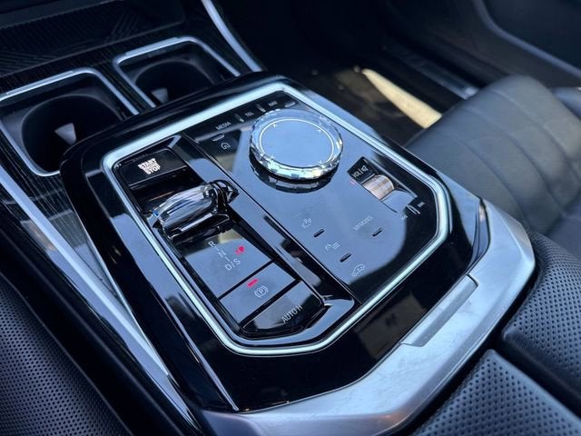 2025 BMW 7 Series 740i xDrive