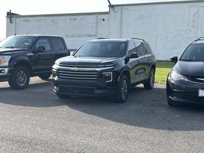 2025 Chevrolet Traverse LT