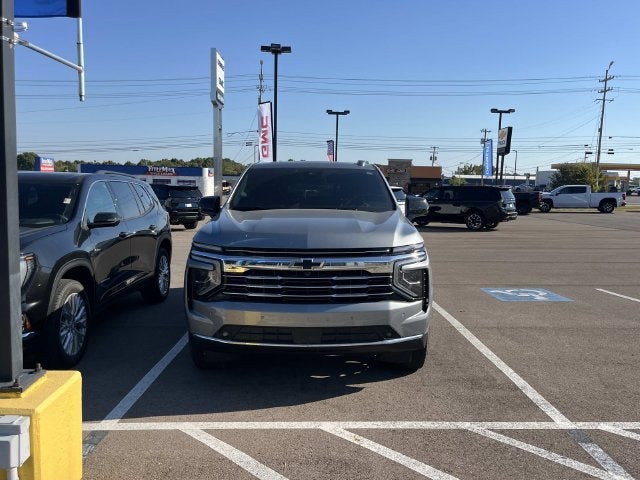 2025 Chevrolet Suburban LT