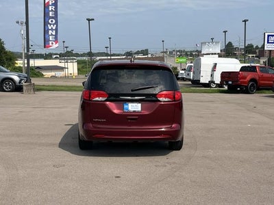 2023 Chrysler Voyager LX