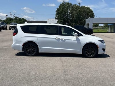 2020 Chrysler Pacifica Touring