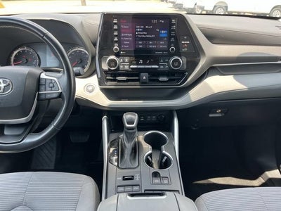 2022 Toyota Highlander LE