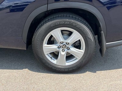 2022 Toyota Highlander LE