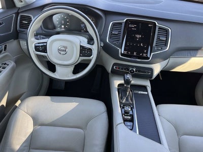 2020 Volvo XC90 T6 Momentum 6 Passenger