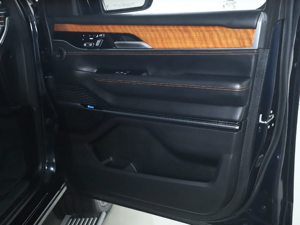 2022 Jeep Grand Wagoneer Series III
