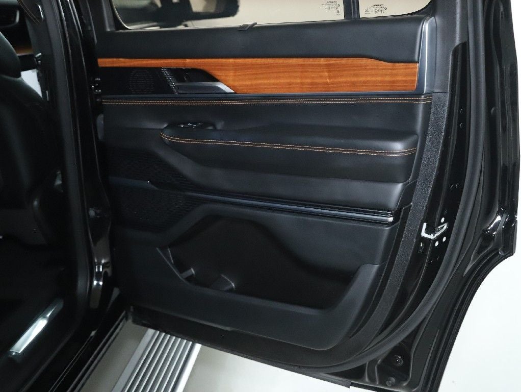 2024 Jeep Grand Wagoneer Series III