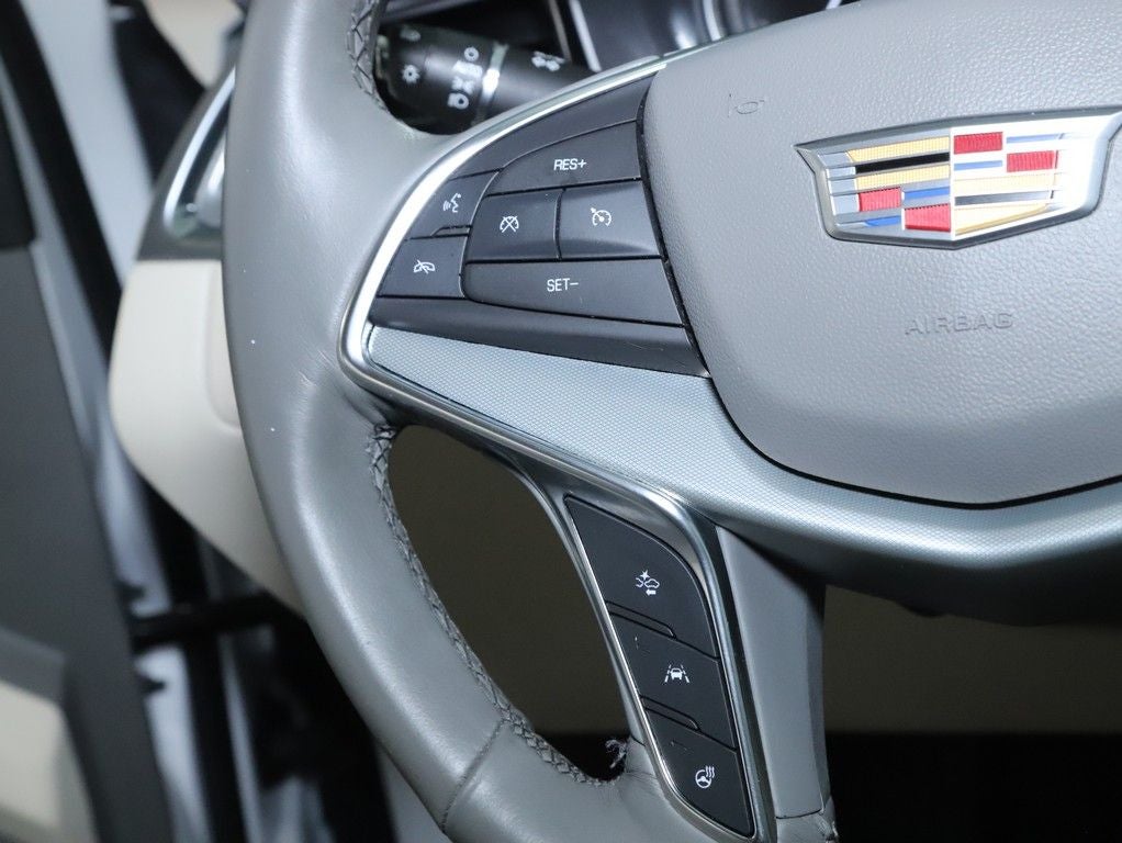 2022 Cadillac XT5 Premium Luxury