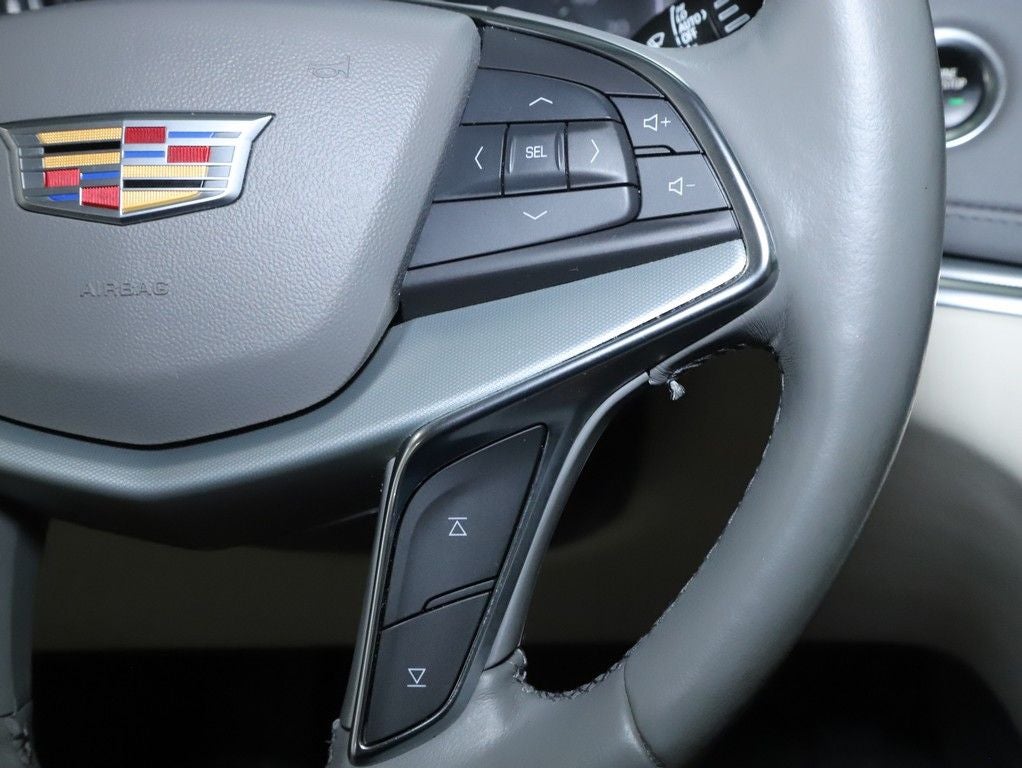 2022 Cadillac XT5 Premium Luxury