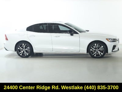 2022 Volvo S60 Recharge Plug-In Hybrid T8 R-Design Expression