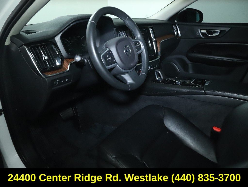 2022 Volvo S60 Recharge Plug-In Hybrid T8 R-Design Expression