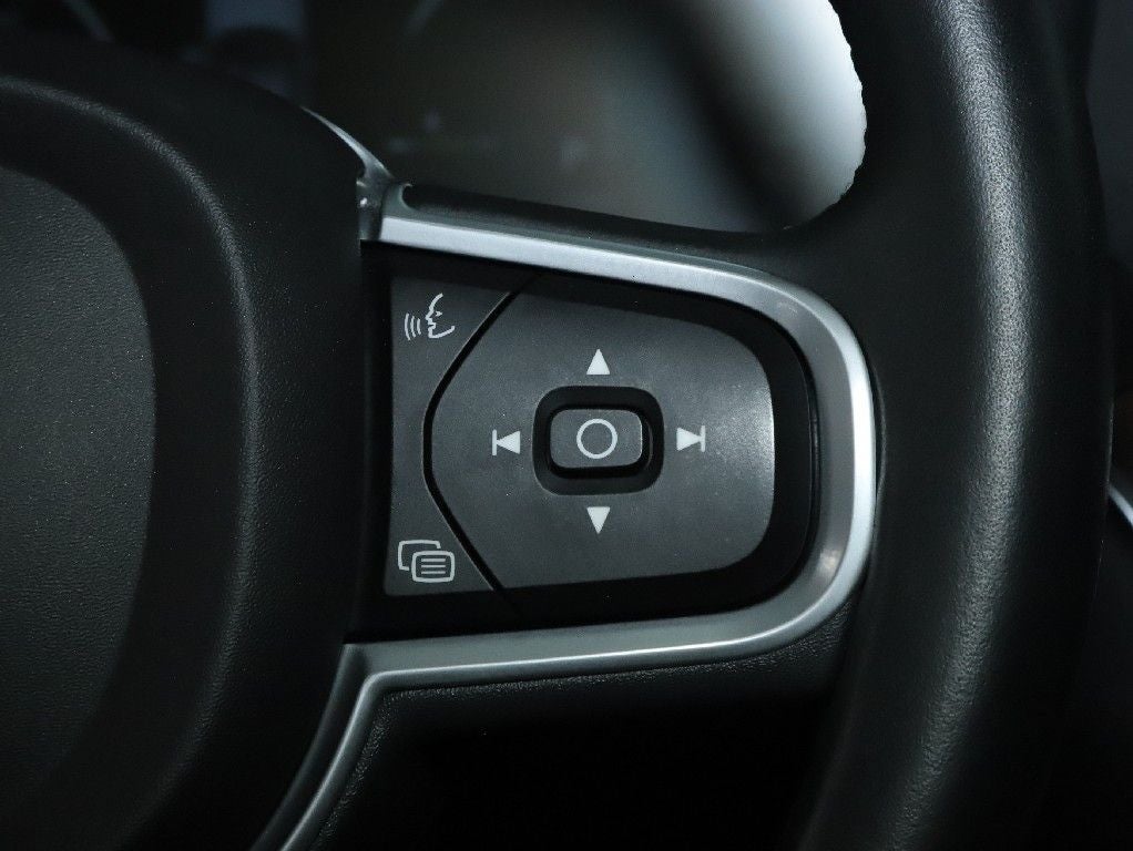 2022 Volvo S60 Recharge Plug-In Hybrid T8 R-Design Expression