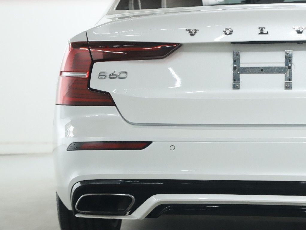 2022 Volvo S60 Recharge Plug-In Hybrid T8 R-Design Expression