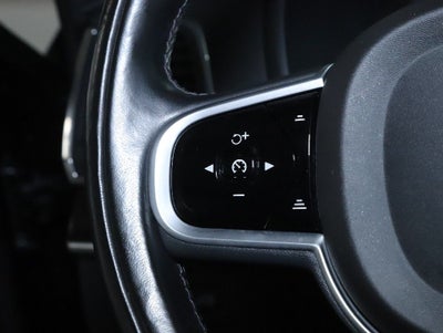 2019 Volvo XC90 T6 Momentum